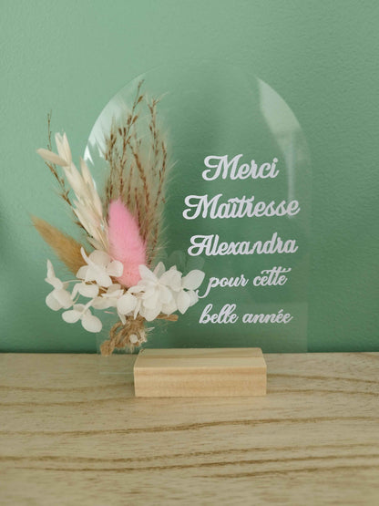 Plaque décorative sur socle fleurie