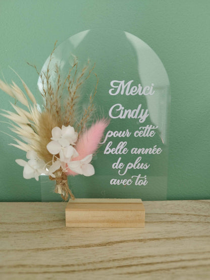 Plaque décorative sur socle fleurie