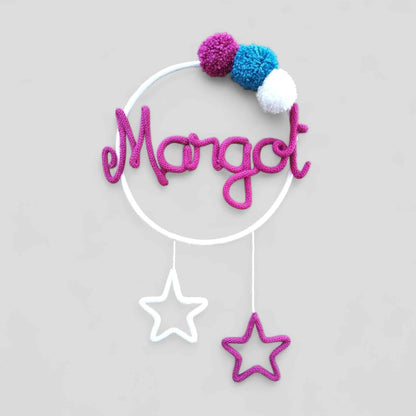 Tricotin Rond 3 Pompons 2 Étoiles : Une Décoration Magique