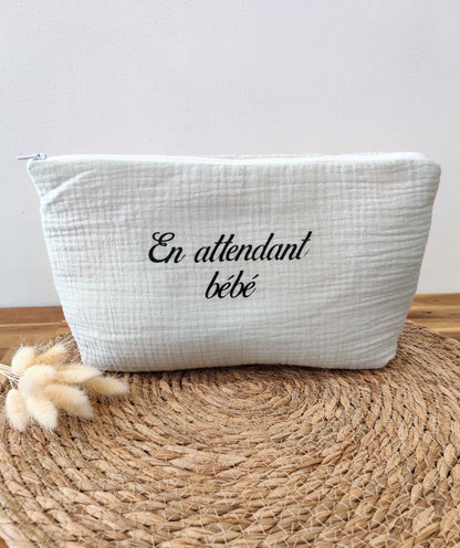 Trousse de Toilette Personnalisable en Gaze de Coton – Pour Bébé et Maman –