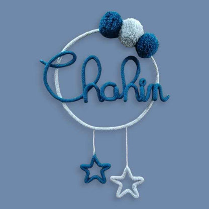 Tricotin Rond 3 Pompons 2 Étoiles : Une Décoration Magique