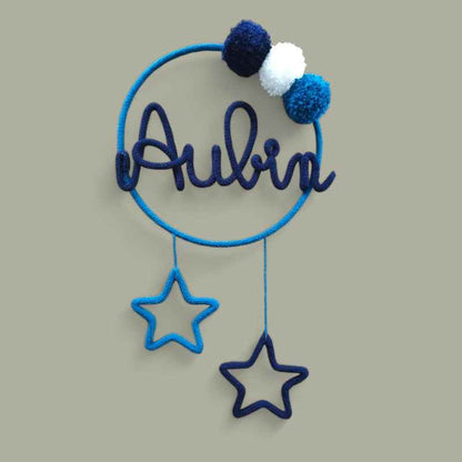 Tricotin Rond 3 Pompons 2 Étoiles : Une Décoration Magique