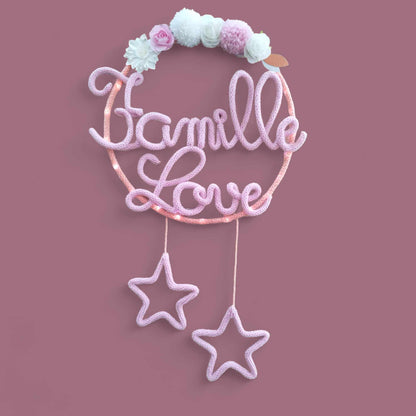 Tricotin Rond 3 Pompons 2 Étoiles : Une Décoration Magique