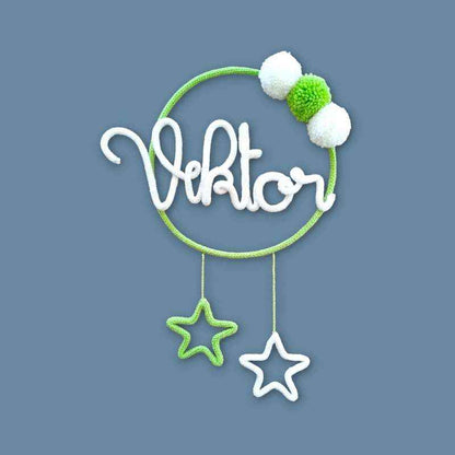 Tricotin Rond 3 Pompons 2 Étoiles : Une Décoration Magique