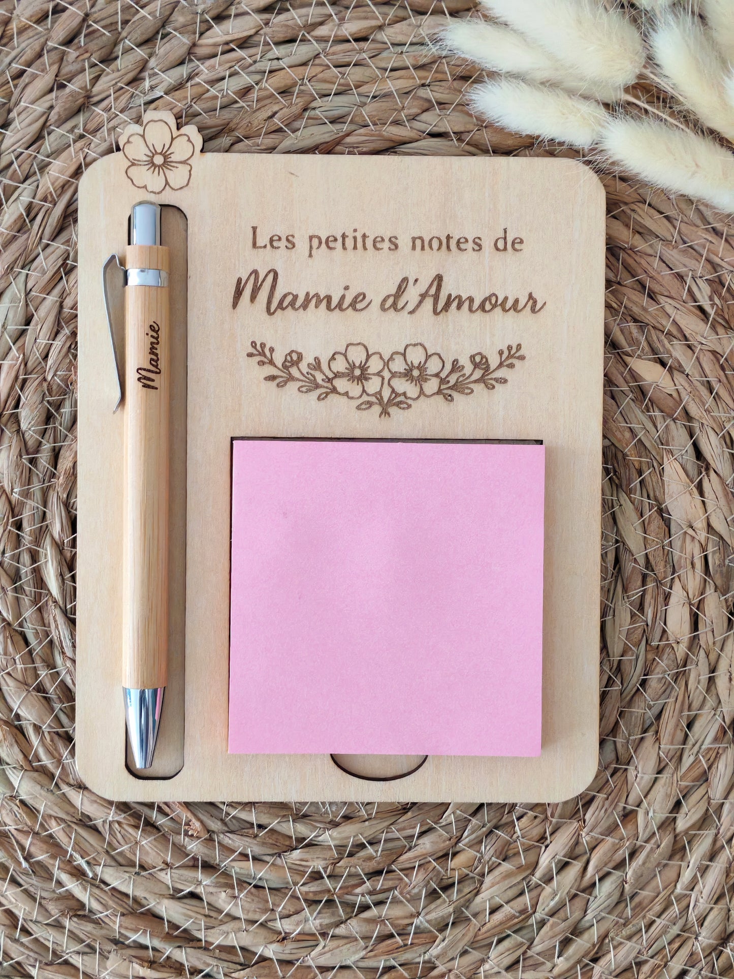 Bloc-notes en bois personnalisé – Mamie 🌼