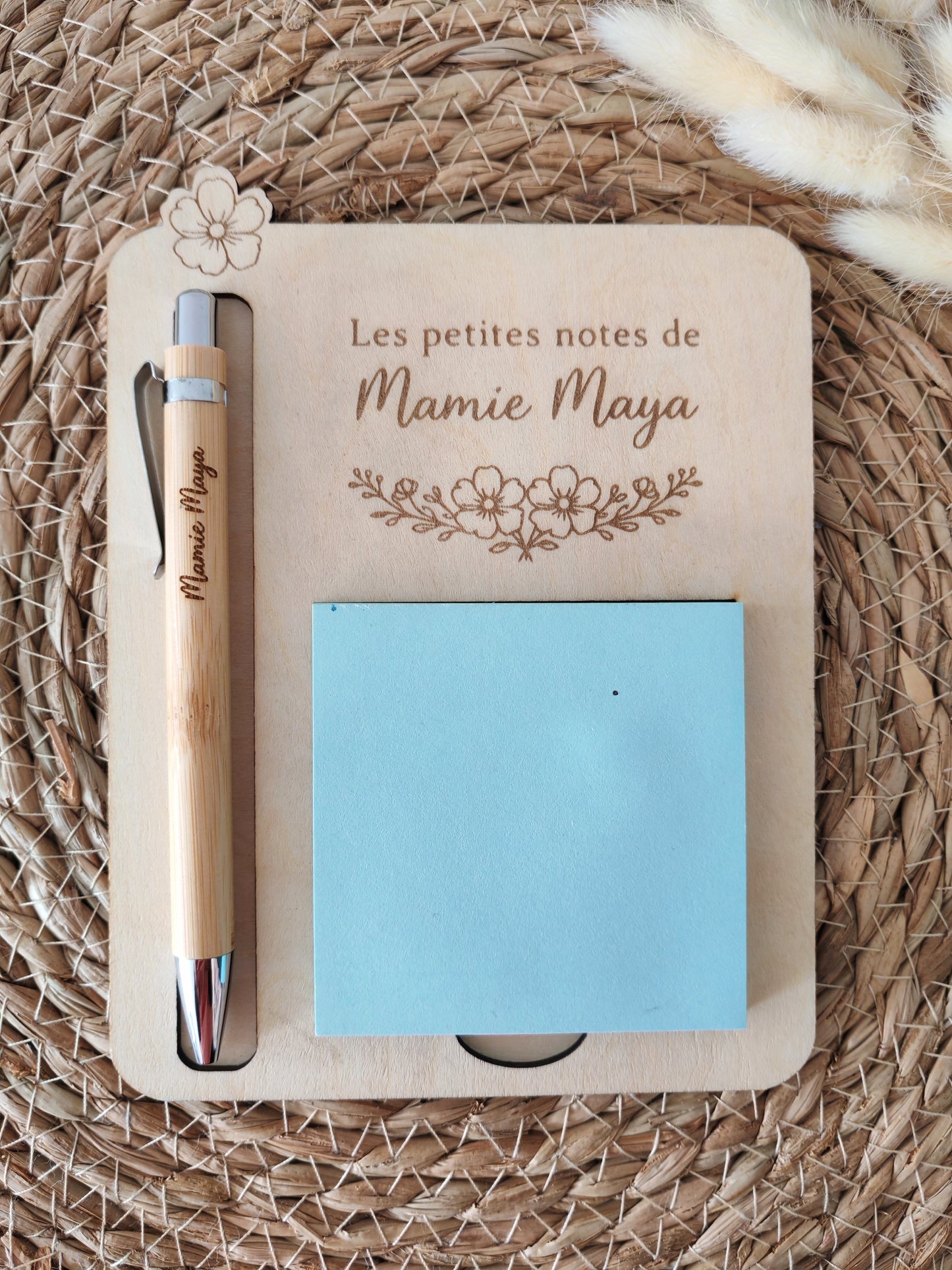 Bloc-notes en bois personnalisé – Mamie 🌼