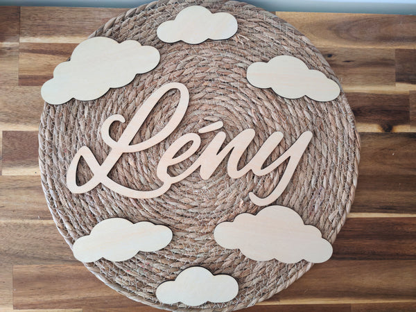 Prénom en bois avec 6 nuages